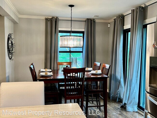 Foto del edificio - 4 br, 2.5 bath House - 7925 Norwood St