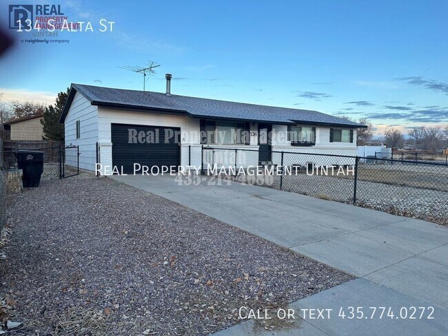 Building Photo - 3 Bedroom 1 bathroom Home