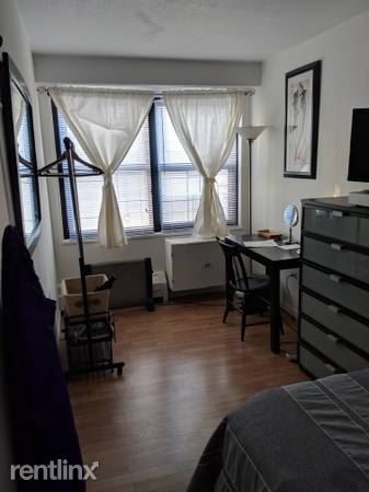 Primary Photo - 1 br, 1 bath Apartment - 3 Haven Plz 5 Unit 5