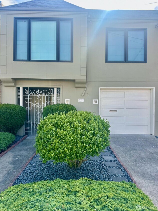 Foto principal - 2322 39th Ave