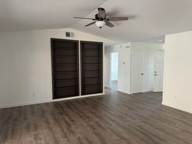 Building Photo - Home for Rent in South Sacramento