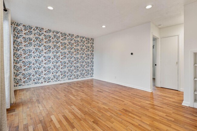 Foto del edificio - Beautiful, modern 4-bdrm/2-bath home in Concordia—Private, urban sanctuary w/ flex spaces