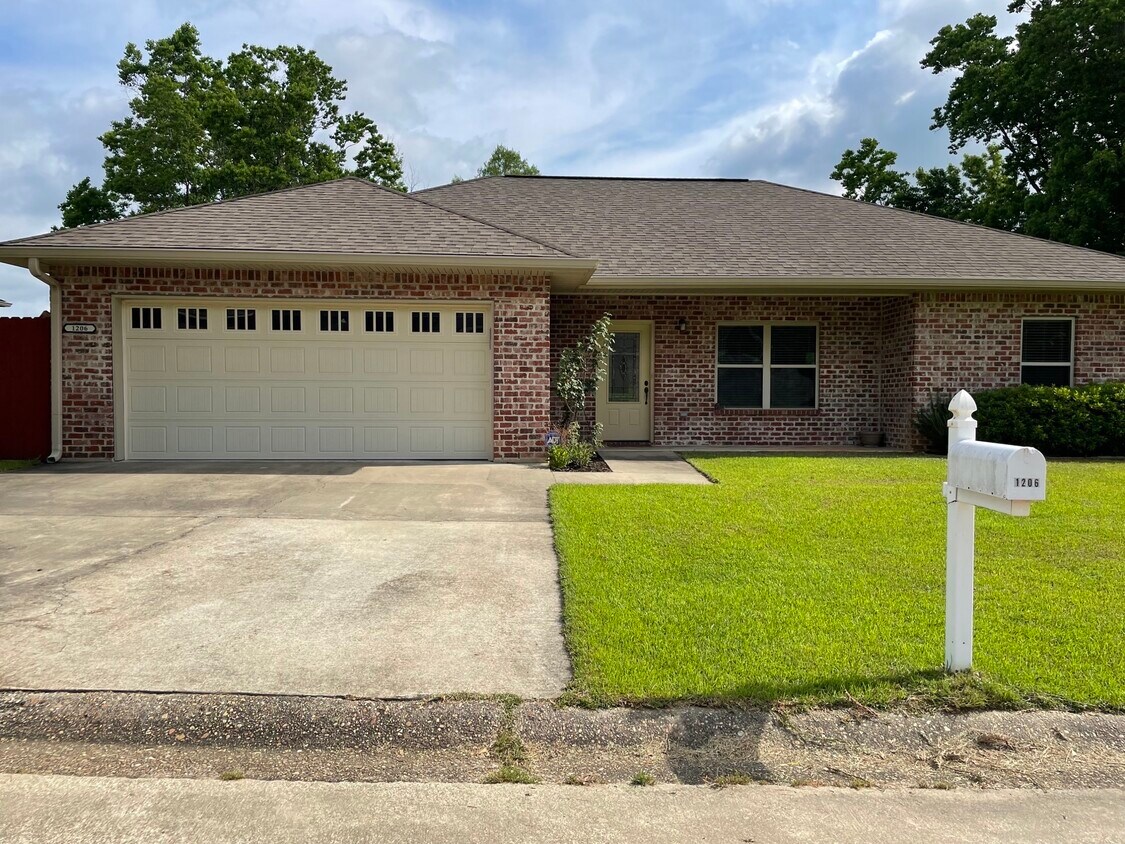 1206 Willow Cir, DeRidder, LA 70634 House Rental in DeRidder, LA