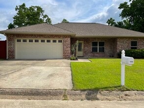 Building Photo - 1206 Willow Cir