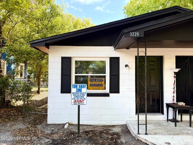 Building Photo - 3226 Rosselle St