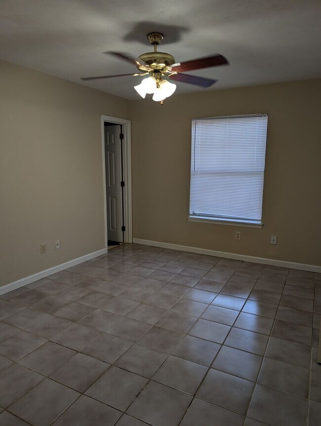 Foto del edificio - Large 2/1 Townhouse Close To TCC/FSU!