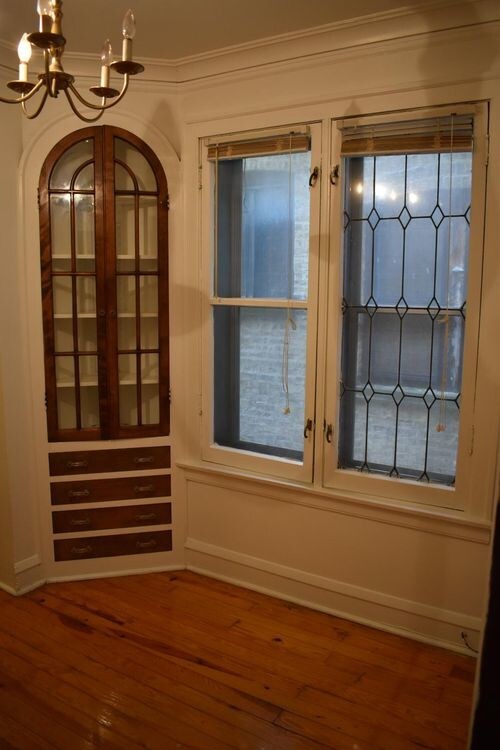 Building Photo - 4447 N Wolcott Ave