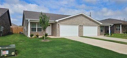Building Photo - 6809 NW Toby St