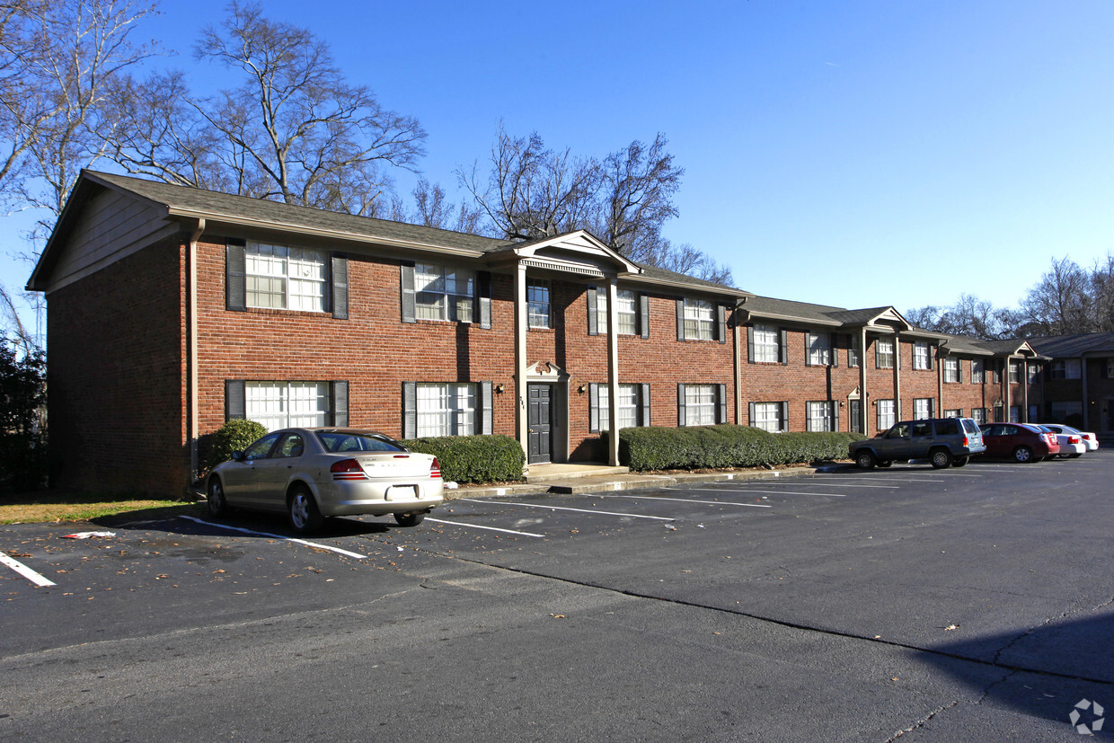 Primary Photo - The Silvertree Apartments
