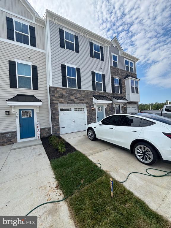 Building Photo - 4362 Southerby Dr