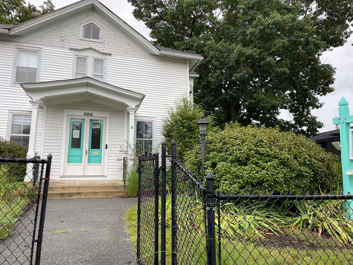 Primary Photo - 382 Prospect St