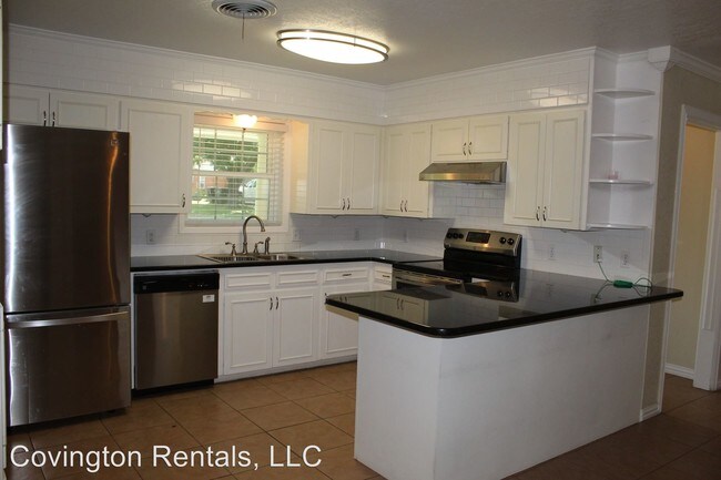 Building Photo - 4 br, 2 bath House - 3810 East Dr