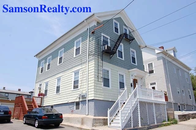 Building Photo - 194 Gano St