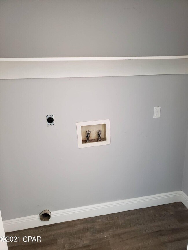 Foto del edificio - 6321 Lenawee St