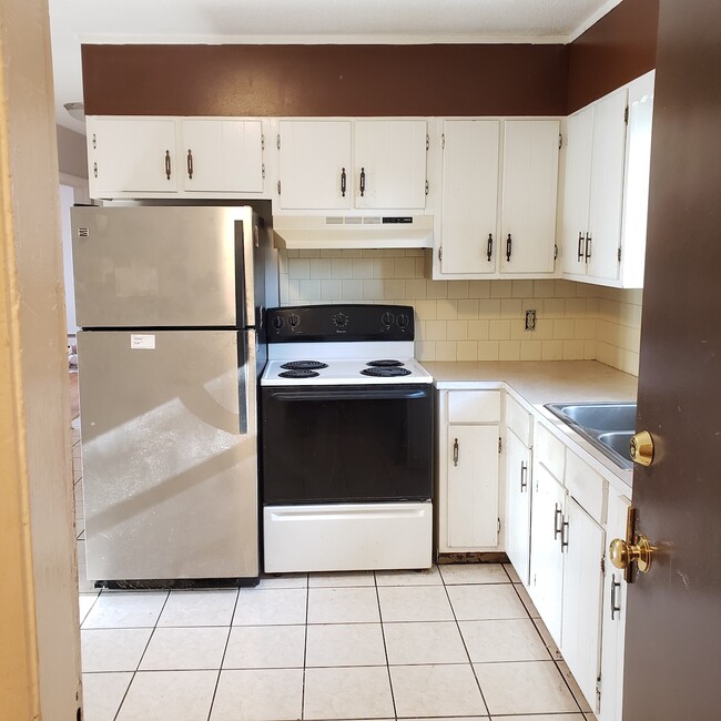 Building Photo - 72 Granite St