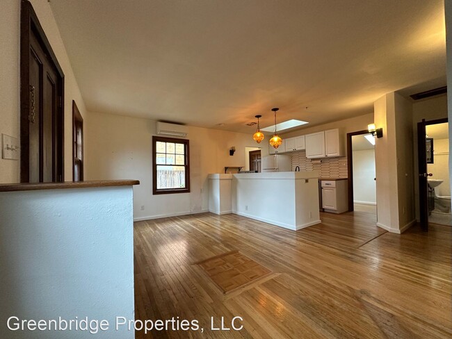 Building Photo - 2 br, 1 bath House - 7022 NE Siskiyou St