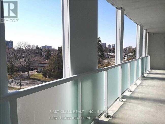 Photo du bâtiment - 188 Fairview Mall Dr