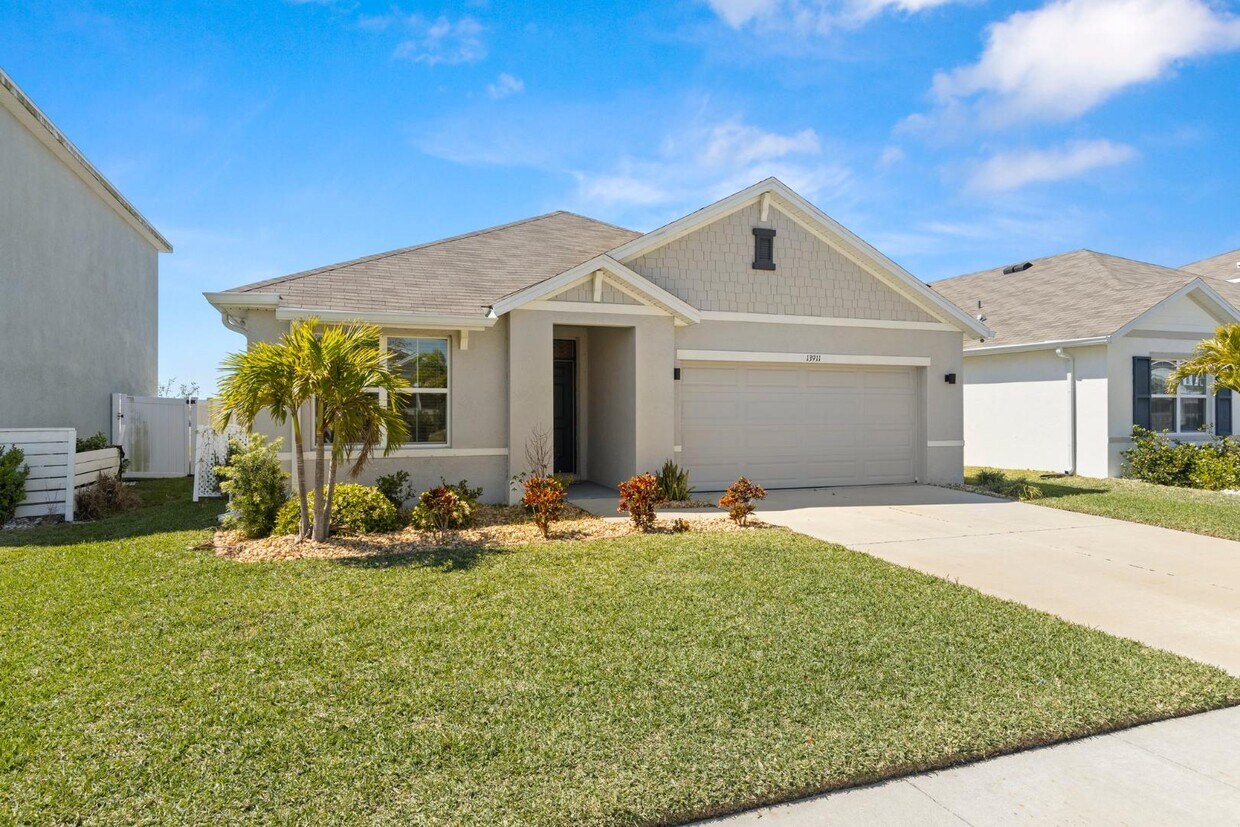 Foto principal - 13911 Smiling Daisy Pl