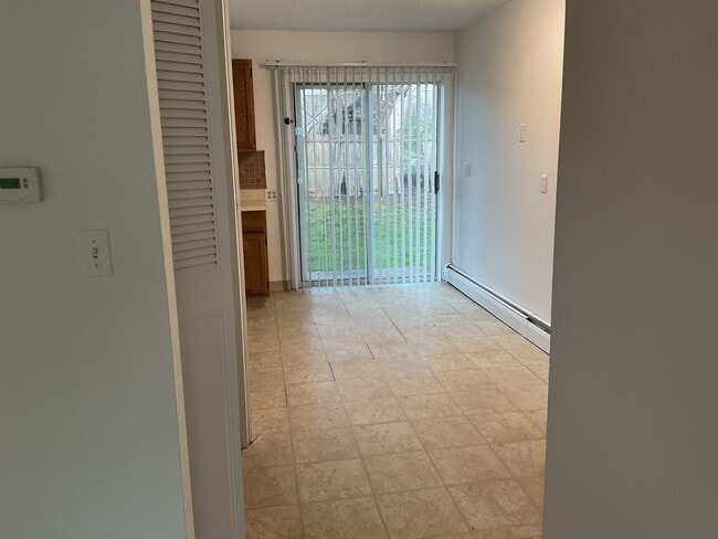 Foto del edificio - 16 Lawton Rd