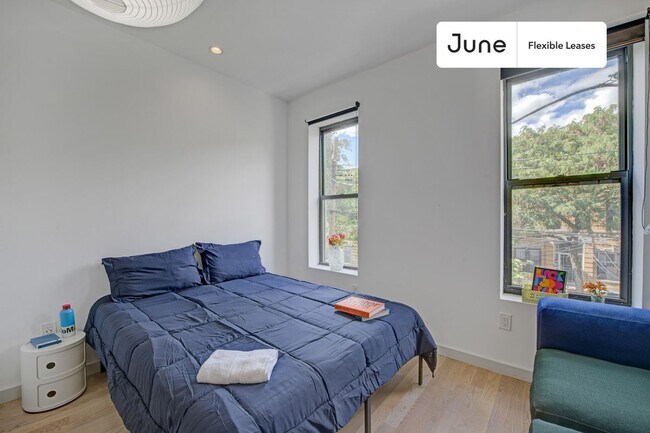 Foto del edificio - Modern ROOM at The Maison on Halsey