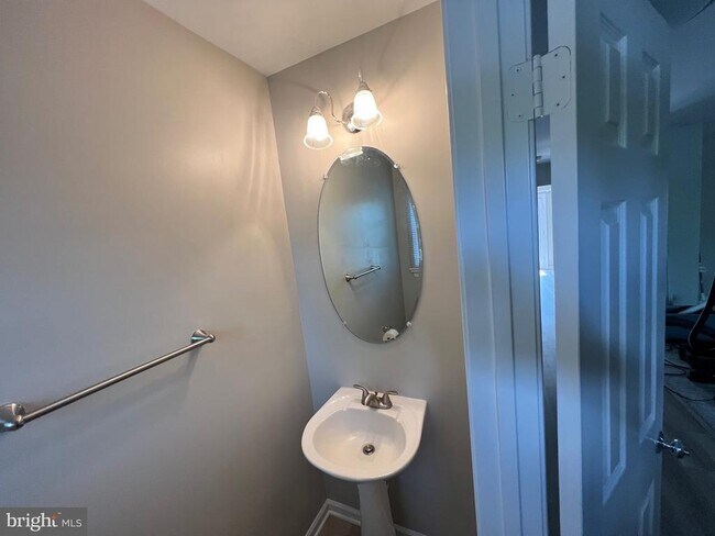 Foto del edificio - 1031 Murdoch Ct
