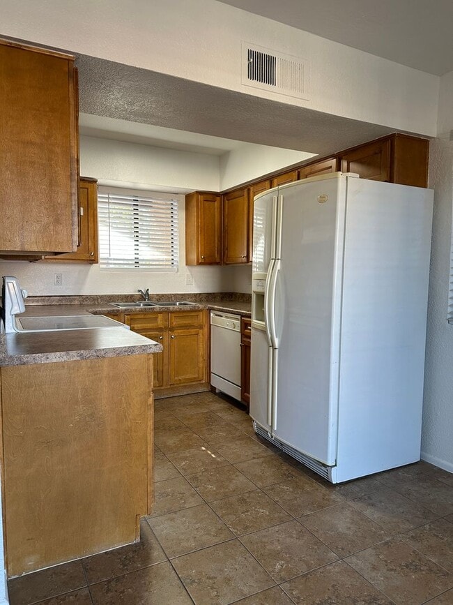 Foto del edificio - Lindsey and McKellips: 2bed, 1 bath unit, second floor