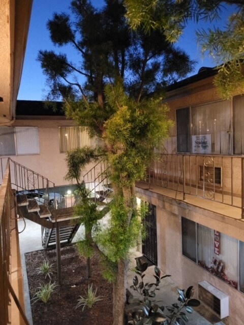 Foto del edificio - 7052 Friends Avenue