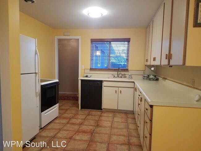 Building Photo - 3 br, 1 bath House - 14642 7th Ave SW- Upper