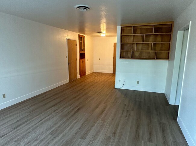 Foto del edificio - 1210 S Watson St