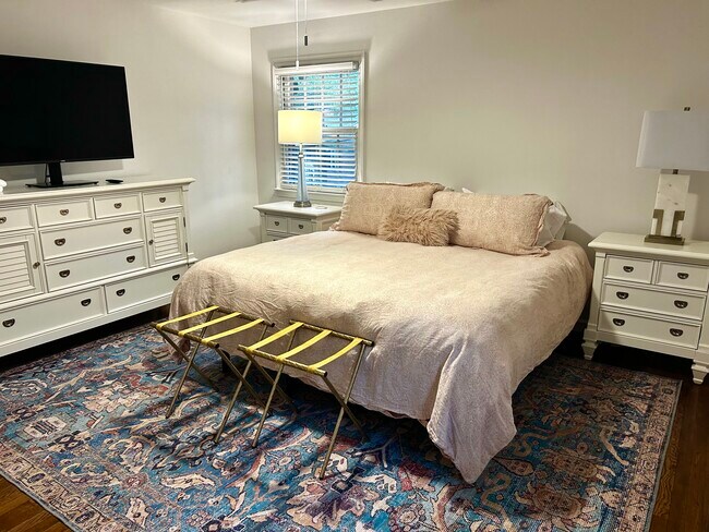 Foto del edificio - 1131 Cypress Cir