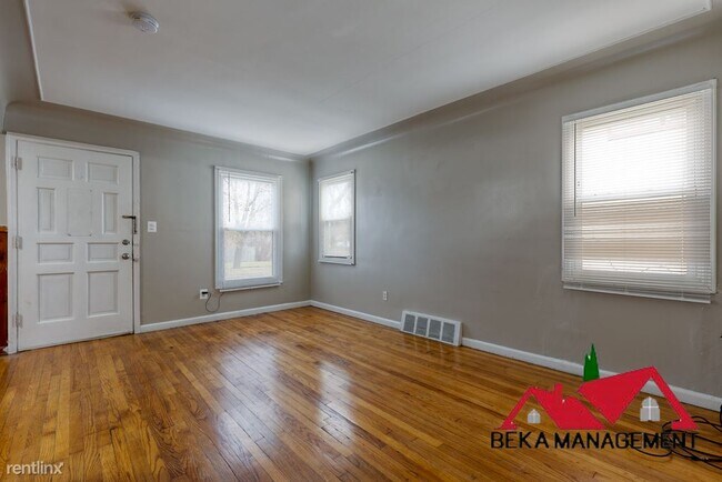 Foto del edificio - 2 br, 1 bath House - 626 Lebaron Ave