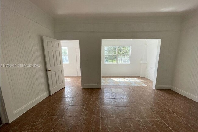 Building Photo - 707 4th St