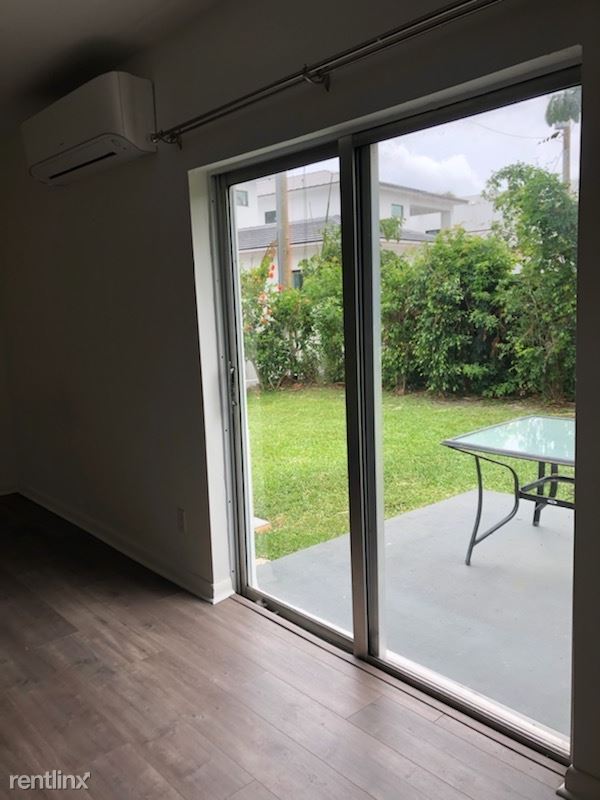 Foto del edificio - Studio, 1 bath Apartment - 828 N Lake Ave.