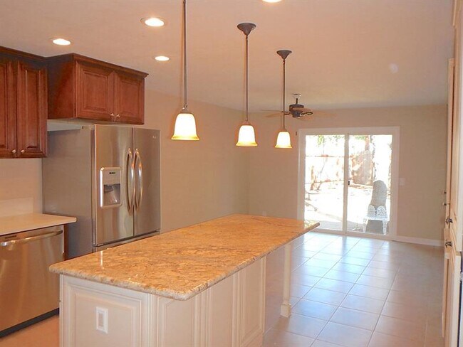 Foto del edificio - 3951 Hillsborough Rd