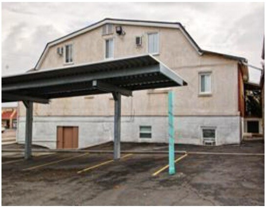 Building Photo - Vine St. Courtyard Apts. and Commercial Space