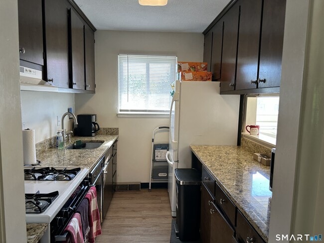 Building Photo - 208 Timber Ln