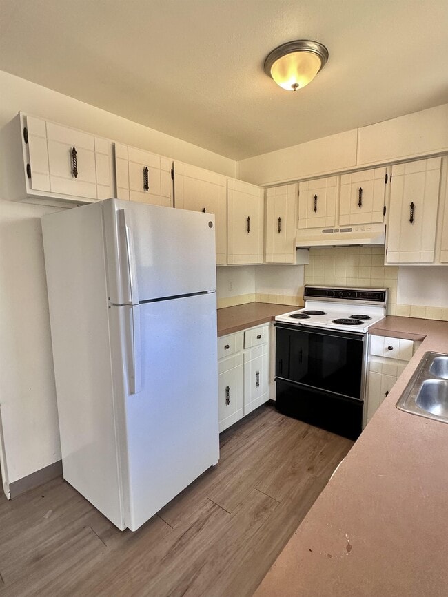 Building Photo - 3107 Azalea Dr