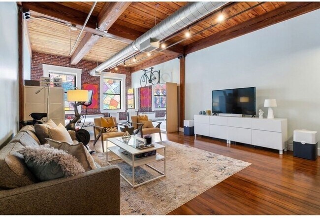Building Photo - Charming Studio Condo in Lynn