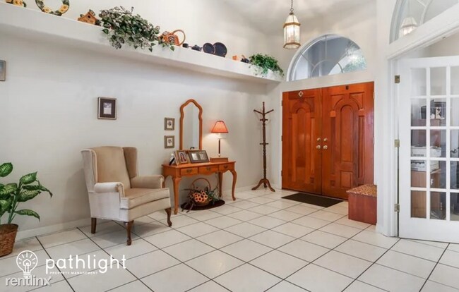 Building Photo - 3 br, 2 bath House - 602 Moss Avenue UNIT