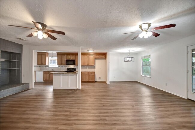 Foto del edificio - 17119 Bougainvilla Ln