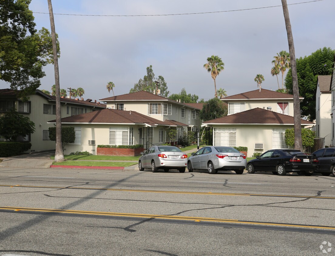 Primary Photo - 1323-1325 N Brand Blvd