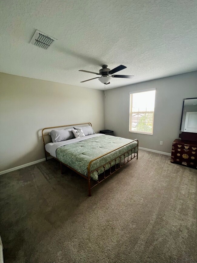 Building Photo - 352 Argyll Dr