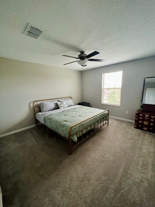 Foto del edificio - 352 Argyll Dr