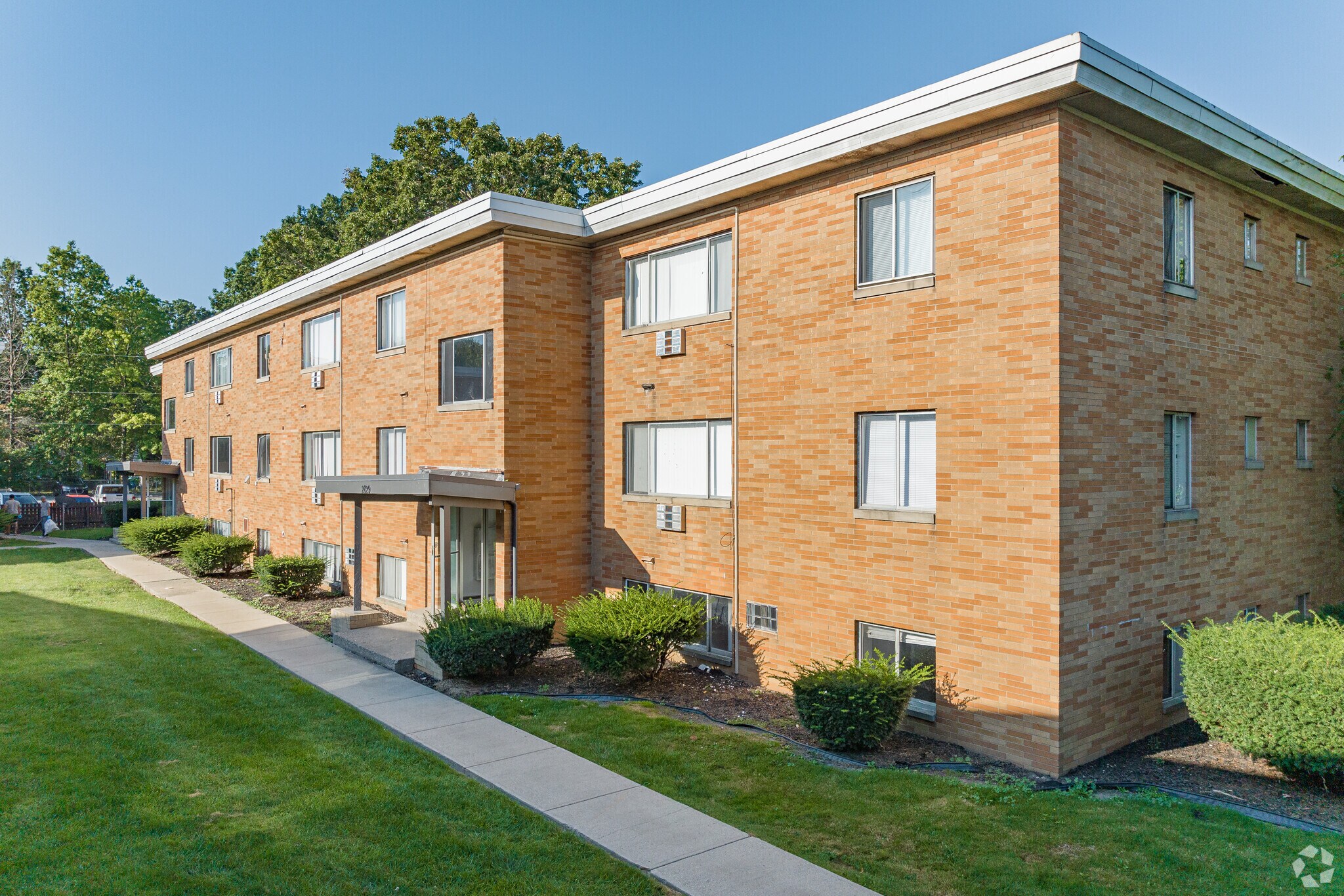 Water's Edge Apartments – photo 1 of 26