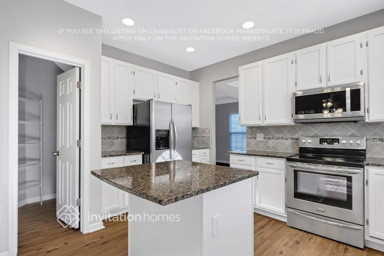 Primary Photo - 10641 Partridgeberry Dr