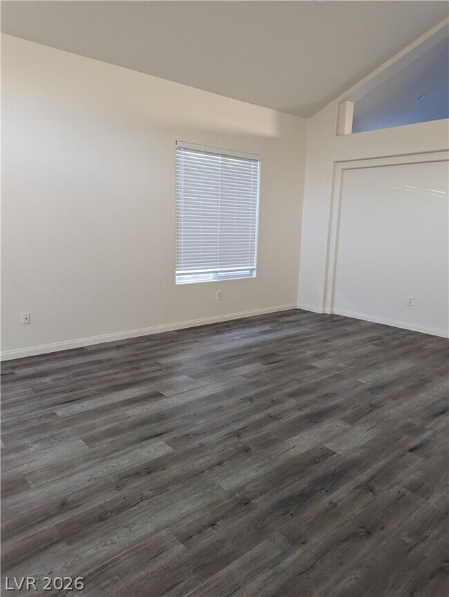 Foto del edificio - 230 Tayman Park Ave