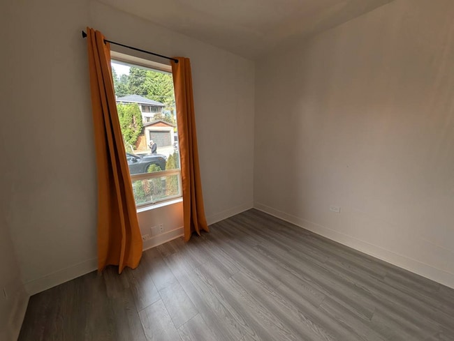 Building Photo - 14842 Buena Vista Av