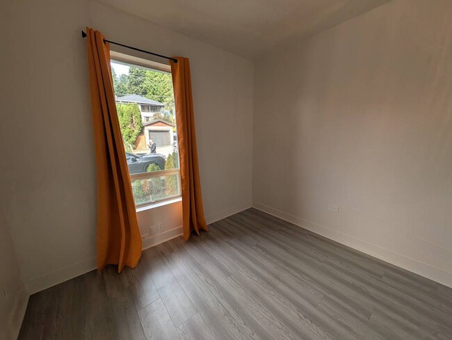 Photo du bâtiment - 14842 Buena Vista Av