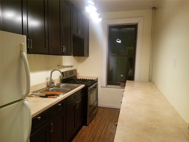 Foto del edificio - 43-17 57th St