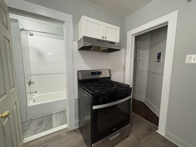 Foto del edificio - 762 Forest St